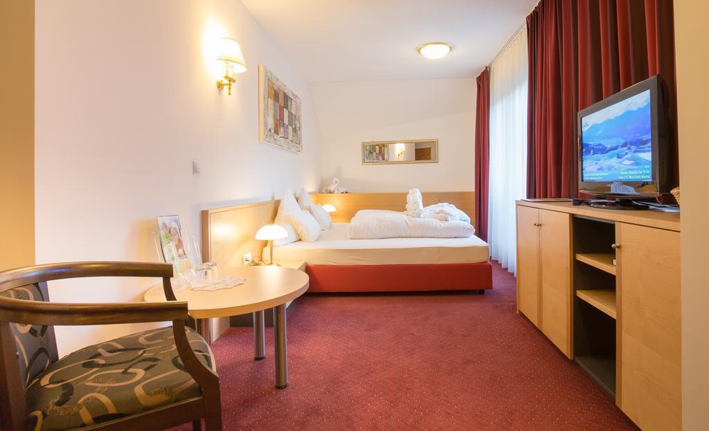 Hotel Amadeus Micheluzzi 세르파우스 외부 사진
